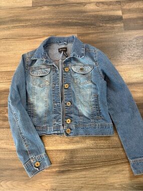 New Look Denim Jacket – Women’s‎ Medium